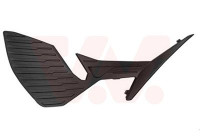 FRONT BUMPER TRIM R.