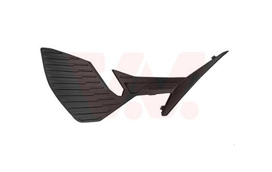 FRONT BUMPER TRIM R.