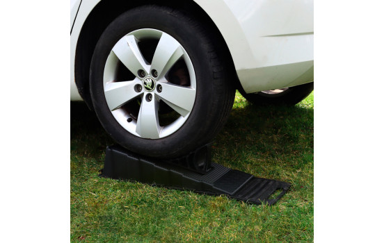 Complete wheel chock set for all surfaces (1 ramp), Image 2