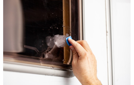 Quixx Xerapol Acrylic Scratch Remover, Image 3