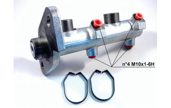 Master brake cylinder AM0004