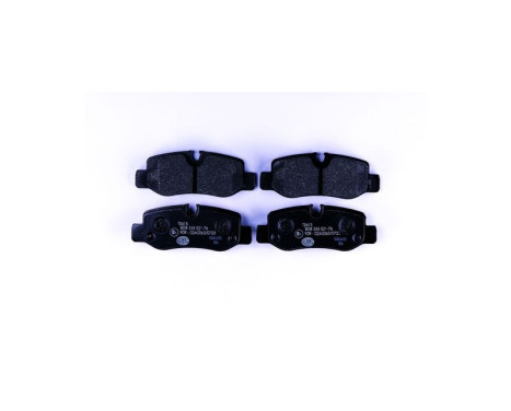 Brake Pad Set, disc brake 8DB 355 021-761 Hella