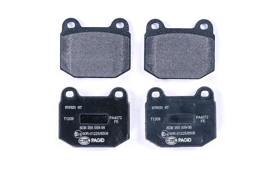 Bromsbeläggssats, skivbroms 8DB 355 009-061 Hella