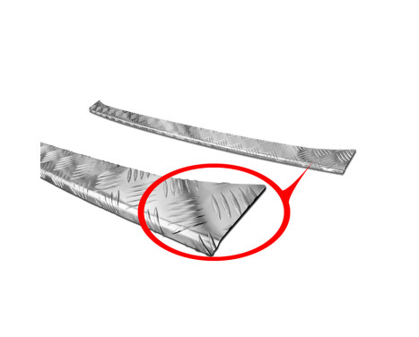 Protecteur de pare-chocs arrière en aluminium pour Mercedes Sprinter III 2018- 'Riffled plate', Image 5