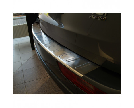 Protection de seuil arrière en acier inoxydable Audi Q5 2008-2012 et 2012 - 'Ribs', Image 2