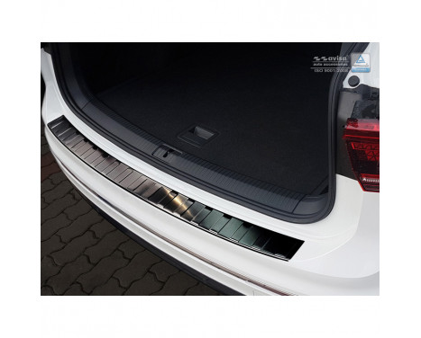 Protection de seuil arrière en acier inoxydable noir Volkswagen Tiguan II avec Allspace 2016- 'Ribs'