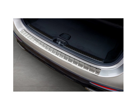 Protection de seuil de coffre en inox chromé adaptable à Mercedes GLC II (X254) 2022- 'Ribs', Image 3
