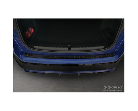 Véritable protection de pare-chocs arrière en carbone 3D pour BMW X1 avec pack M (U11) 2022- 'Ribs', Image 4