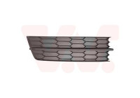 GRILLE D'AÉRATION EN DESSOUS DE LA DROITE.