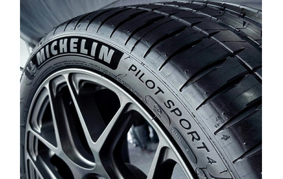 Michelin Pilot Sport 4 225/40 R18 92W XL, Image 2
