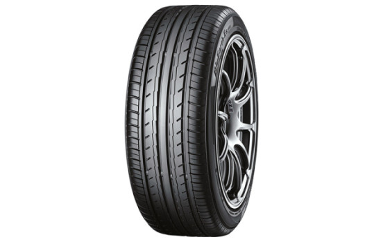 Yokohama Bluearth es32 225/55 R16 95V