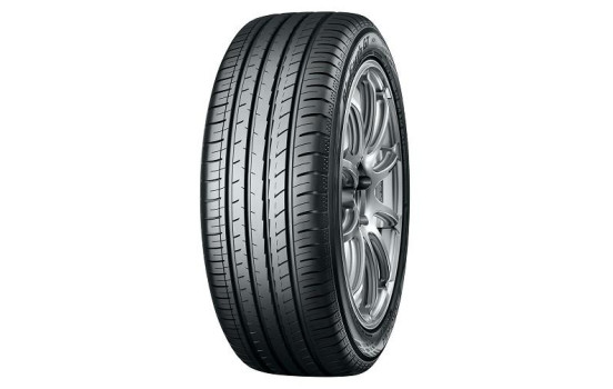 Yokohama Bluearth-gt ae51 xl 235/40 R19 96W