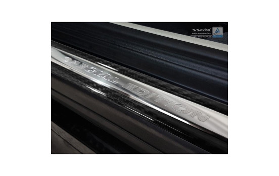 Universal door sill 'Special Edition' Black 3D Carbon / Aluminum (2 pieces), Image 2