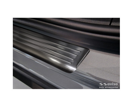 Black stainless steel door sill moldings suitable for Volvo EX30 2023- - 'Lines' - 4-piece, Image 3