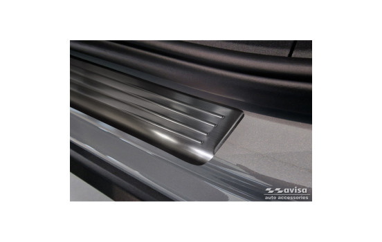 Black stainless steel door sill moldings suitable for Volvo EX30 2023- - 'Lines' - 4-piece, Image 3