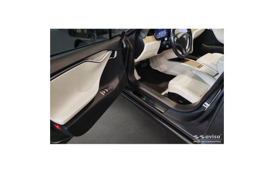 Black stainless steel door sills suitable for Tesla Model S 2012-2016 & Facelift 2016 - 'Lines' - 4-piece