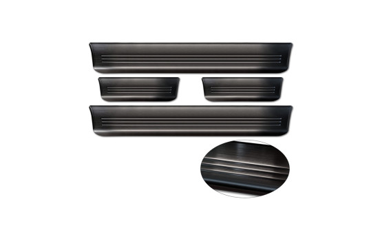Black stainless steel door sills suitable for Tesla Model S 2012-2016 & Facelift 2016 - 'Lines' - 4-piece, Image 5