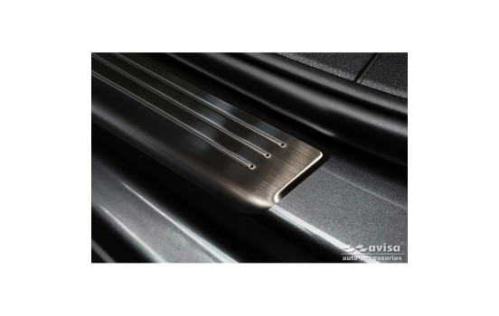 Black stainless steel door sills suitable for Volkswagen Caddy V 2020 - 2-piece, Image 3
