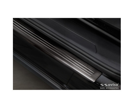 Black stainless steel door sills suitable for Volkswagen ID.4 2020 - 'Lines' - 4-piece, Image 2