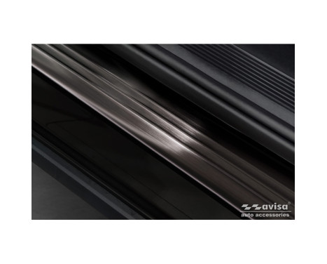 Black stainless steel door sills suitable for Volkswagen ID.4 2020 - 'Lines' - 4-piece, Image 3
