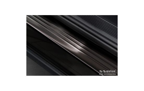 Black stainless steel door sills suitable for Volkswagen ID.4 2020 - 'Lines' - 4-piece, Image 3