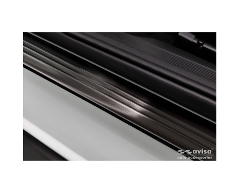 Black stainless steel door sills suitable for Volkswagen ID.5 2021 - - 'Lines' - 4-piece, Image 3