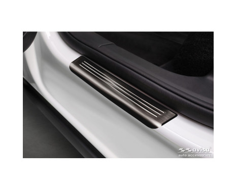 Black stainless steel door sills suitable for Volkswagen ID.5 2021 - - 'Lines' - 4-piece, Image 4