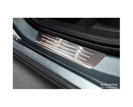 Stainless steel door sill moldings suitable for Volvo S60 III & V60 II 2018- - 'Lines' - 4-piece, Image 4