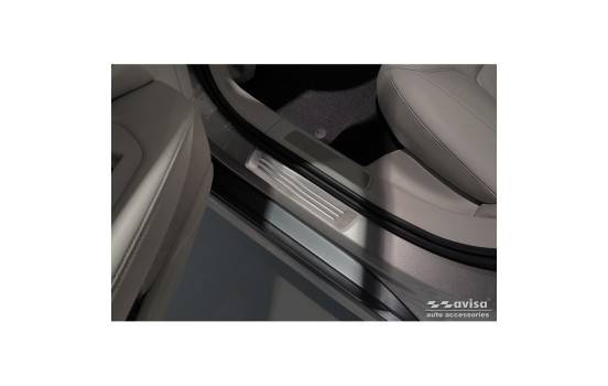 Stainless steel door sill moldings suitable for Volvo V90 & V90 Cross Country 2016- - 'Lines' - 4-piece, Image 4