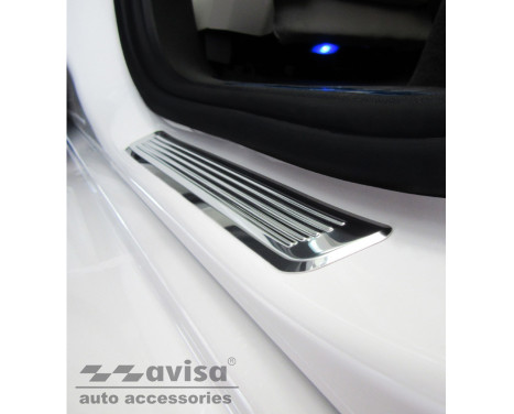 Stainless steel door sill suitable for BMW X7 G07 2019- 'Lines' - 4-piece, Image 4