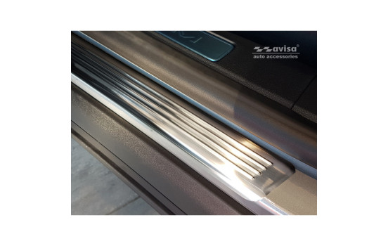 Stainless steel door sills suitable for Ford Kuga III 2019- 'Lines' - 4-piece, Image 4
