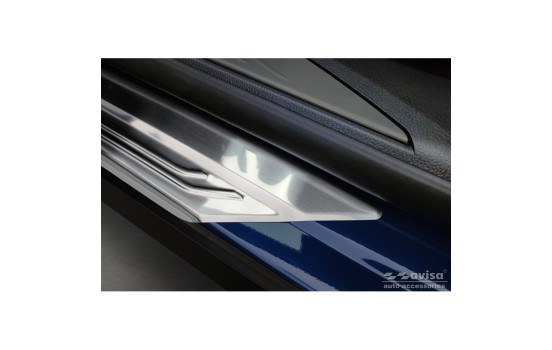 Stainless steel door sills suitable for Lexus RX V 2022 - 'Lines' - 4-piece, Image 3