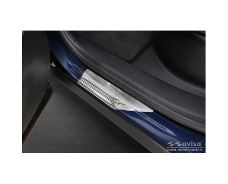 Stainless steel door sills suitable for Lexus RX V 2022 - 'Lines' - 4-piece, Image 4