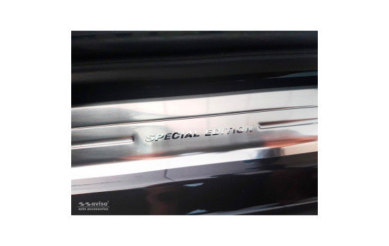 Stainless steel door sills Volkswagen Touareg III 2018- 'Special Edition' - 2-piece, Image 2