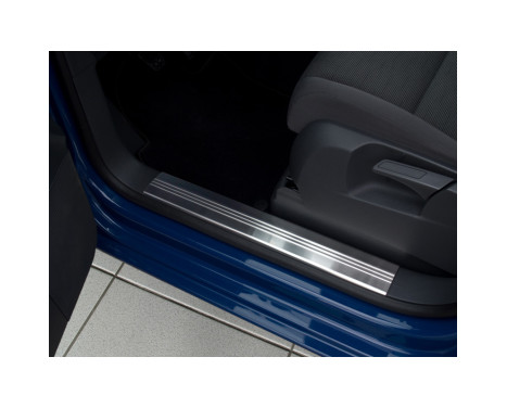 Stainless steel door sills Volkswagen Touran II 2010-2015 - 'Lines' - 4-piece