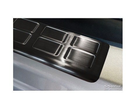 Black stainless steel door sills suitable for Citroën Spacetourer & Jumpy / Peugeot Expert & Traveler / T, Image 3