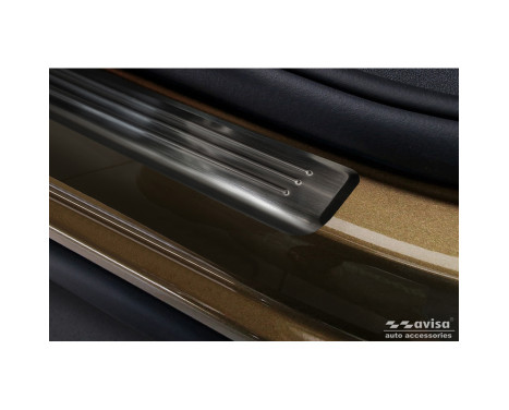 Black stainless steel door sill moldings suitable for Skoda Kodiaq II (PS7) 2024- 'Lines' - 4-piece, Image 4
