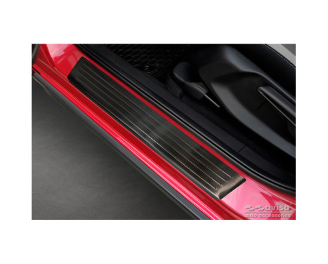Black stainless steel Door sills suitable for Honda Jazz Crosstar 2020- 'Lines' - 4-piece, Image 2