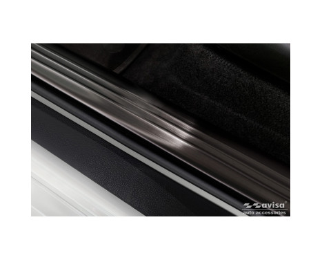 Black stainless steel door sills suitable for Nissan Leaf II 2017 - - 'Lines' - 4-piece, Image 3