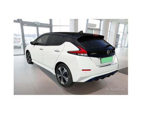 Black stainless steel door sills suitable for Nissan Leaf II 2017 - - 'Lines' - 4-piece, Image 5