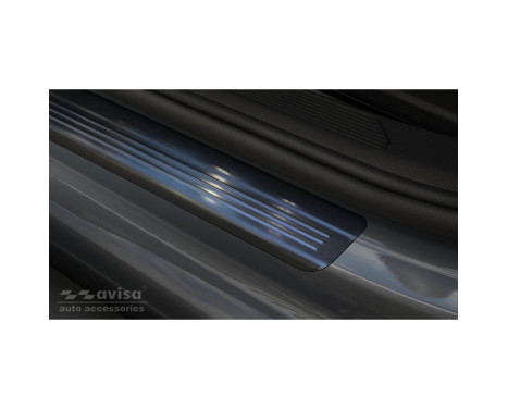 Black stainless steel door sills suitable for Volkswagen Golf VIII HB 2020- Brushed Steel 'Lines' - 4-piece, Image 2