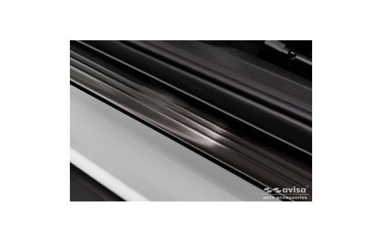 Black stainless steel door sills suitable for Volkswagen ID.5 2021 - - 'Lines' - 4-piece, Image 3