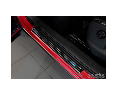 Black stainless steel door sills suitable for Volkswagen Tiguan II 2016-2020 & FL 2020- 'Hybrid' - 4-piece, Image 2