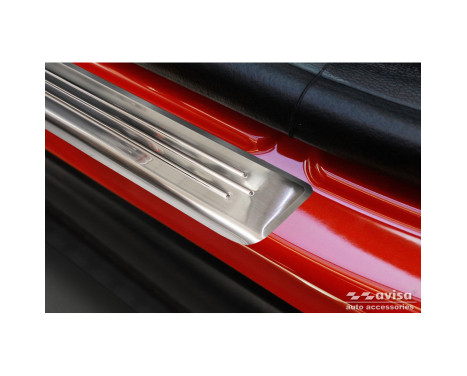 Stainless steel door sill moldings suitable for Fiat 600(e) (365_) 2023- 'Lines' - 4-piece, Image 2