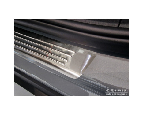 Stainless steel door sill moldings suitable for Volvo EX30 2023- - 'Lines' - 4-piece, Image 3