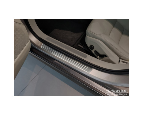 Stainless steel door sill moldings suitable for Volvo V90 & V90 Cross Country 2016- - 'Lines' - 4-piece
