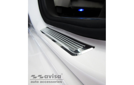 Stainless steel door sill suitable for BMW X7 G07 2019- 'Lines' - 4-piece, Image 4