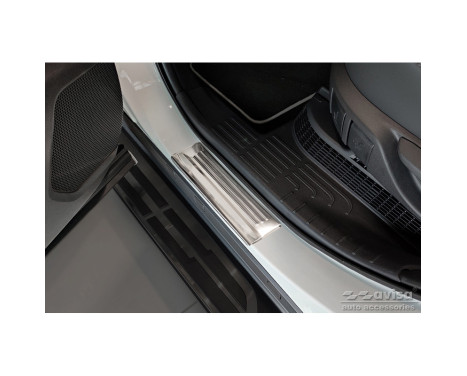 Stainless steel door sill suitable for Toyota Highlander XU70 2020- 'Hybrid' - 4-piece, Image 4