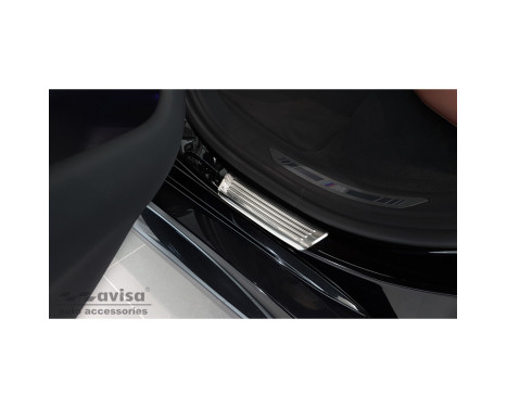 Stainless steel door sills suitable for BMW X6 (G06) 2019- 'Lines' - 4-piece, Image 3