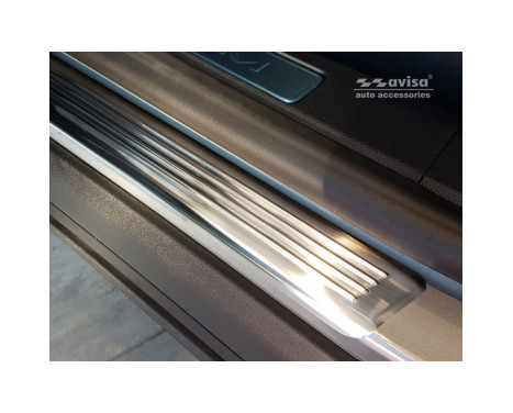 Stainless steel door sills suitable for Ford Kuga III 2019- 'Lines' - 4-piece, Image 4